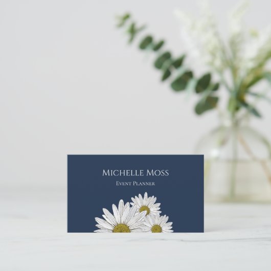 Modernes Daisies Botanisches einfaches Marineblau Visitenkarte (Stehend Vorderseite)