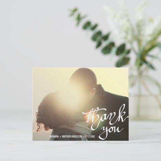 Modernes Dankeschön an Typografie Script Wedding F Postkarte (Stehend Vorderseite)