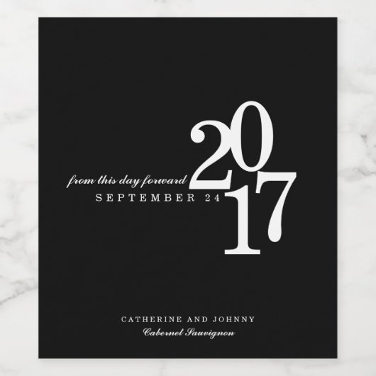Modernes Datum der Hochzeit von Typografie Weinetikett (Einzelnes Label)