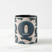 Modernes Deep Blue Monogram Niedlich Tasse (Zentrum)