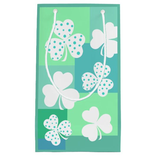 Modernes Dekorationsdesign des Saint Patrick's Day Kleine Geschenktüte (Vorderseite)