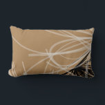 Modernes Design von Tan und Schwarz Lendenkissen<br><div class="desc">Das moderne, elegante Kissen mit Akzenten zeichnet sich durch ein stilvolles, Bio abstraktes Design aus, das aus weißen und schwarzen Bändern auf einem hellen Hintergrund besteht. Mit Vektorgrafiken entworfen, können Sie sich anpassen, indem Sie Hintergrund- und Linien-/Randfarben ändern, oder mit der Schaltfläche "Nachricht" Kontakt zum Designer aufnehmen. Um Ihr personalisiertes...</div>