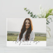 Modernes Drehbuch 2023 3 Foto Grad Fotokarte Einladung (Stehend Vorderseite)