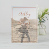 Modernes Drehbuch 2 Fotos Hochzeitgeometrie Folieneinladung (Stehend vorne)