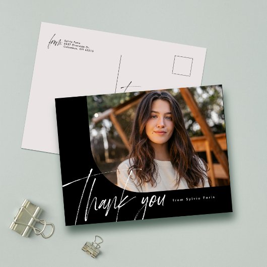 Modernes Drehbuch ein Foto schwarzer Abschluss vie Postkarte