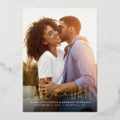 Modernes Drehbuch mit einem Foto Save the Date Folieneinladung (Vorderseite)