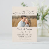 Modernes Drehbuch Save the Date Elegante Einladung (Stehend Vorderseite)