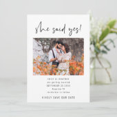 Modernes Drehbuch Sie sagte Yes Foto Save The Date (Stehend Vorderseite)