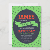 Modernes Dreieck Grün und Blau Geburtstag Einladung (Vorderseite)