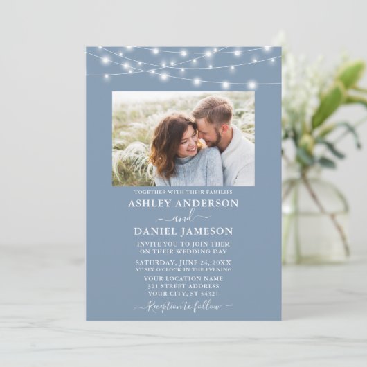 Modernes, duftendes Blue String Lights Foto Weddin Einladung (Stehend Vorderseite)