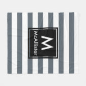 Modernes, dunkelweiße Streifen Schwarzes Quadrat M Fleecedecke (Vorderseite (Horizontal))