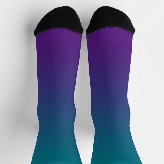Modernes dunkles Türkis Royal Lila Gradient Socken (Oben)