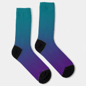 Modernes dunkles Türkis Royal Lila Gradient Socken (Rechts)
