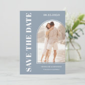 Modernes Dusty Blue Arch Foto Save the Date (Stehend Vorderseite)