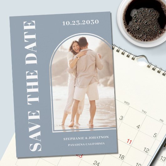 Modernes Dusty Blue Arch Foto Save the Date
