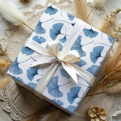 Modernes Dusty Blue Ginkgo Foliage Geschenkpapier Set