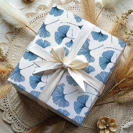 Modernes Dusty Blue Ginkgo Foliage Geschenkpapier Set