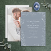 Modernes Dusty Blue Minimal Leaf Foto Hochzeit Einladung