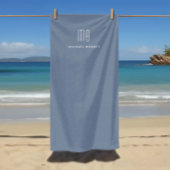 Modernes Dusty Blue Monogram Strandtuch