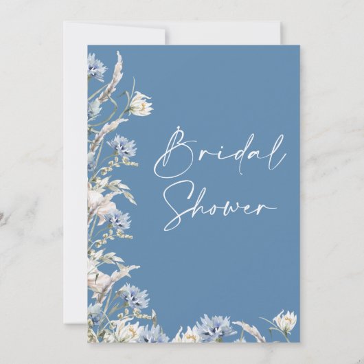 Modernes Dusty Blue Wildblumen Brautparty Einladung (Rückseite)