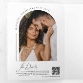 Modernes Dusty Green Boho Arch Foto QR Code Weddin Dreifach Gefaltete Einladung (Innen Erste Seite)