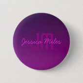 Modernes Editierbares Mit Monogramm Text & Lila Om Button (Vorderseite)
