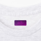 Modernes Editierbares Mit Monogramm Text & Lila Om Etiketten (Befestigt)