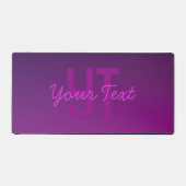 Modernes Editierbares Mit Monogramm Text & Lila Om Schreibtischunterlage (Vorderseite)