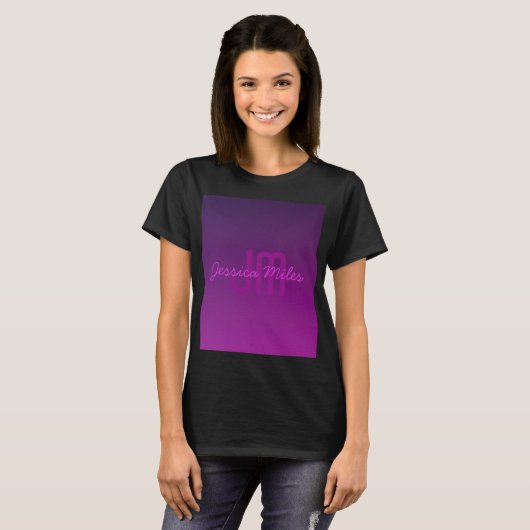 Modernes Editierbares Mit Monogramm Text & Lila Om T-Shirt (Vorne ganz)