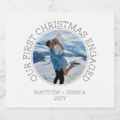 Modernes einfaches Foto Unser erstes Weihnachten v Schaumweinetikett (Einzelnes Label)