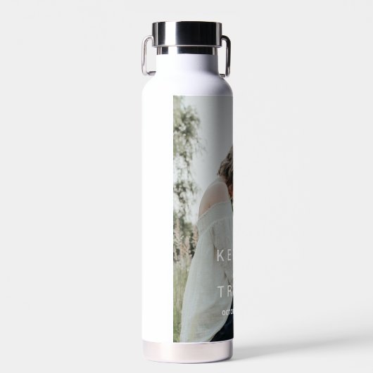 Modernes einfaches, neu verheiratetes Hochzeitssem Trinkflasche (Vorne)