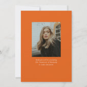Modernes einfaches Skript Zwei Foto Orange Abschlu Ankündigung (Rückseite)