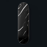 Modernes, einzigartiges Muster aus weißem, schwarz Skateboard<br><div class="desc">Dieses moderne und trendige Muster ist perfekt für jeden stilvollen Mann oder jede Frau. Das moderne und coole Marmordesign ist in Weiß und Schwarz gehalten. Es ist elegant, einfach, elegant und einzigartig. ***WICHTIGE HINWEIS FÜR DESIGN: Für individuelle Designanfragen, wie z.B. passende Produktanfragen, Farbänderungen, Platzierungsänderungen oder andere Änderungswünsche, klicken Sie bitte...</div>