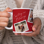 Modernes Elegantes 4 Foto Collage Familiengeschenk Jumbo-Tasse<br><div class="desc">Moderne Elegant 4 Foto Collage Familiengeschenk Riesenkaffee Tasse. Klicken Sie auf die Schaltfläche Bearbeiten,  um dieses Design mit Ihren eigenen Fotos und Texten anzupassen. Die rote Hintergrundfarbe kann geändert werden.</div>