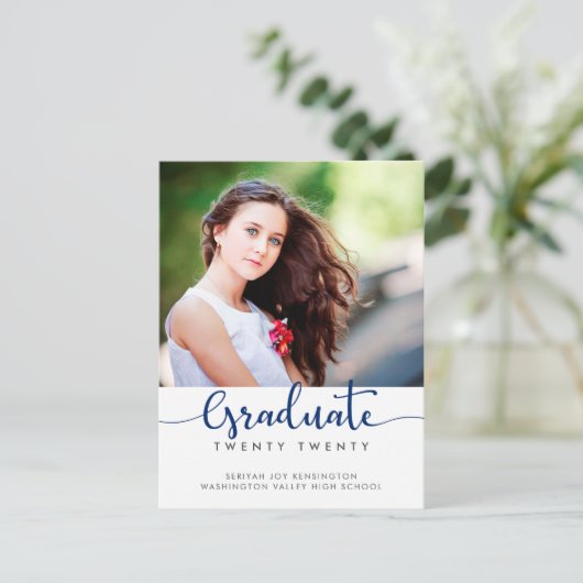 Modernes elegantes Abschluss Script-Foto Ankündigungspostkarte (Stehend Vorderseite)