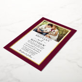 Modernes, elegantes Burgunder Foto Wedding Gold Folieneinladung (Gedreht)