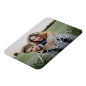 Modernes, elegantes Drehbuch-Foto Save the Date Magnet (Linke Seite)