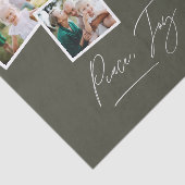 Modernes, elegantes Drehbuch mit Olivenöl und Foto Seidenpapier (Ausschnitt)