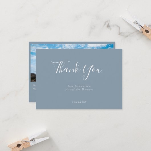 Modernes elegantes Dusty Blue Foto Danke Karte (Vorderseite/Rückseite Beispiel)