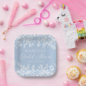 Modernes Elegantes Dusty Blue Wildblume Brautparty Pappteller (Party)