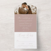 Modernes elegantes Dusty Rose Foto Wedding All In One Einladung (Innen Boden)