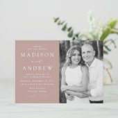 Modernes elegantes Dusty Rose Foto Wedding Einladung (Stehend Vorderseite)