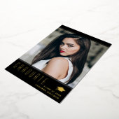 Modernes, elegantes Graduate Stilvolles Foto Folieneinladung (Gedreht)