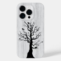 Modernes, elegantes Holz - Baum und Krähe - Holz