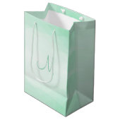 Modernes, elegantes, Mint Green Color Monogram Mittlere Geschenktüte (Vorderseite Schrägansicht)