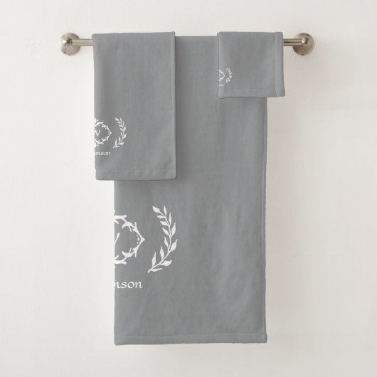 Modernes, elegantes Monogram, Initial Trendy Gray  Badhandtuch Set (Insitu)