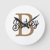 Modernes elegantes Monogramm Name Black Gold Scrip Runde Wanduhr (Vorderseite)