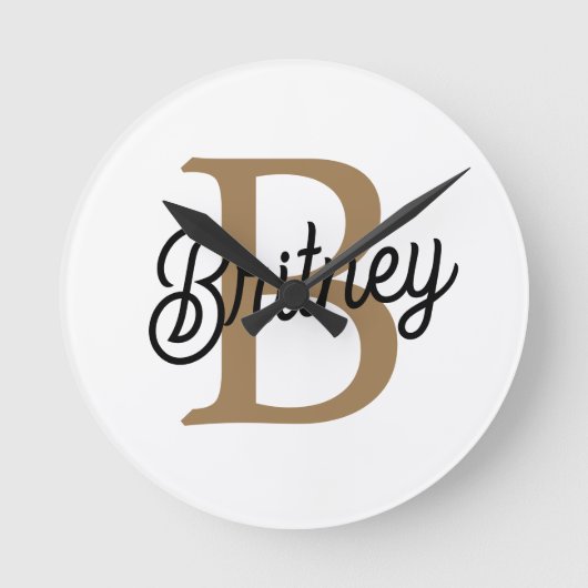 Modernes elegantes Monogramm Name Black Gold Scrip Runde Wanduhr (Vorderseite)