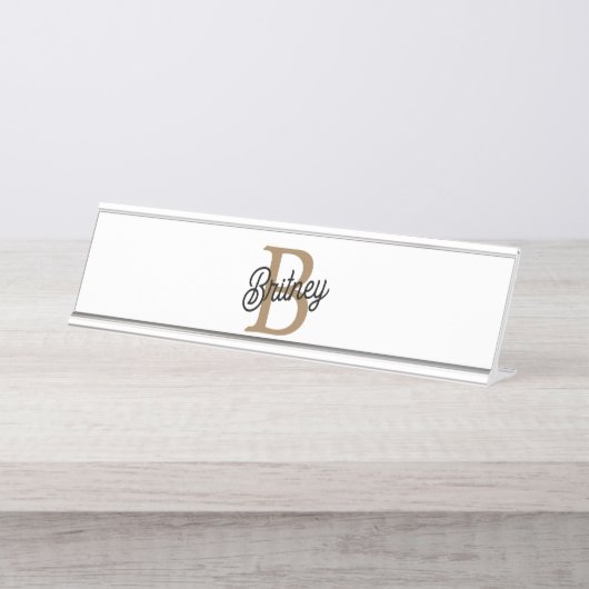 Modernes elegantes Monogramm Name Black Gold Scrip Schreibtischnamensplakette (Vorderseite )