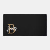 Modernes elegantes Monogramm Name Black Gold Scrip Schreibtischunterlage (Vorderseite)